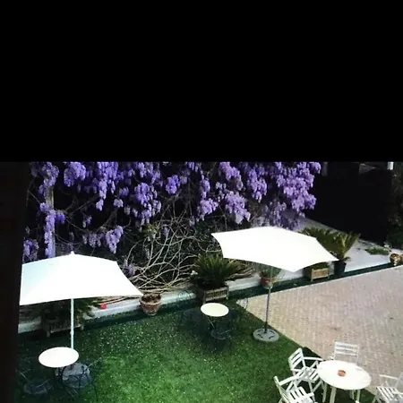 Bed & Breakfast Ascoli Bonjour & Parcheggio Privato & Giardino *